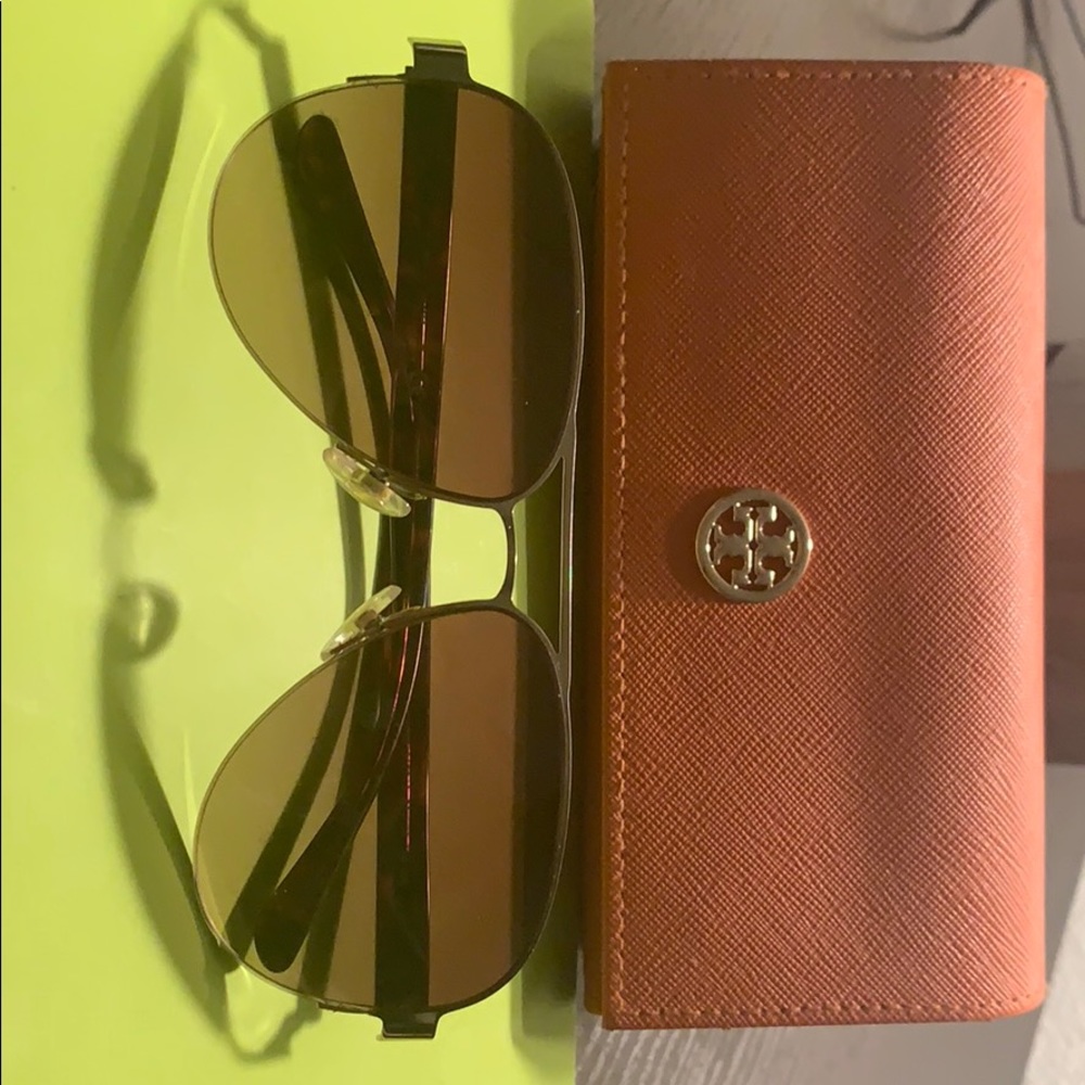 Tory Burch Aviator Sunglasses with Leather Case